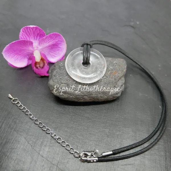 Photo Pendentif Donut Cristal de roche en pierre naturelle