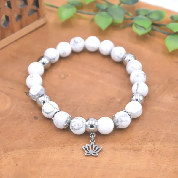 Photo Bracelet en Howlite en pierre naturelle, bijou fait main