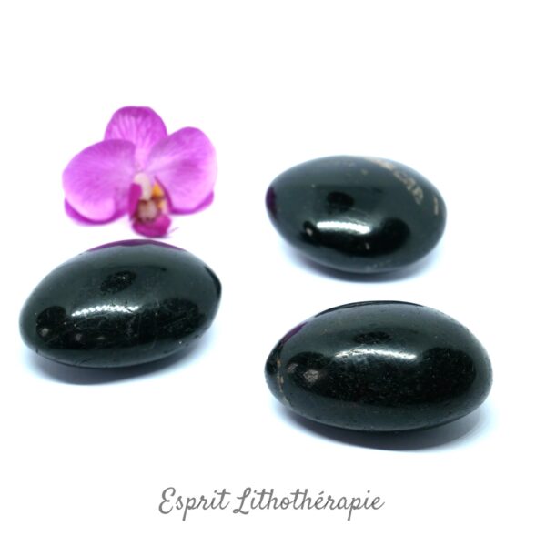 Photo contractuelle Galet Tourmaline noire en pierre naturelle