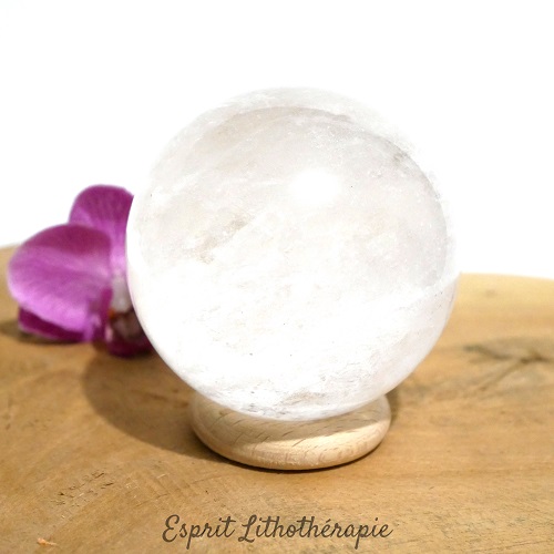 Photo contractuelle Sphère Cristal de roche en pierre naturelle