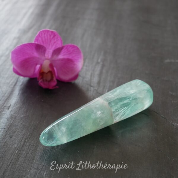 Photo contractuelle Bâton de massage Fluorite en pierre naturelle