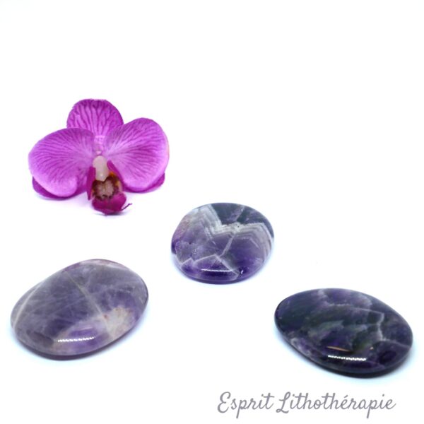 Photo contractuelle Galet Chakra – Améthyste en pierre naturelle