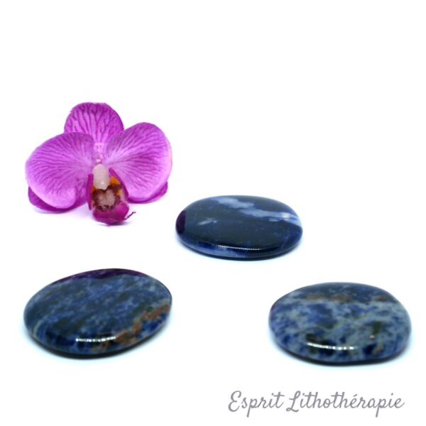 Photo contractuelle Galet Chakra – Sodalite en pierre naturelle