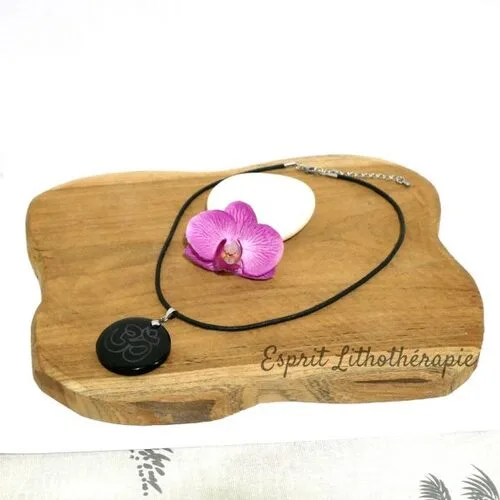 Pendentif en obsidienne naturelle gravé OM, pierre de protection et d'équilibre émotionnel