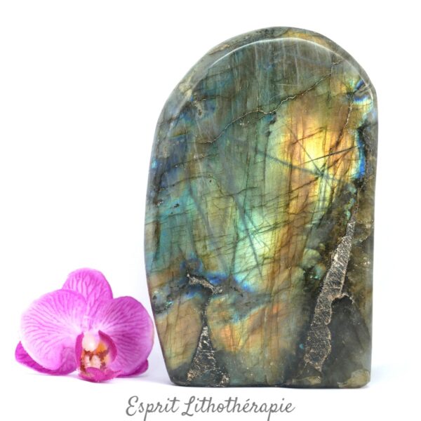 Photo contractuelle Bloc poli Labradorite en pierre naturelle