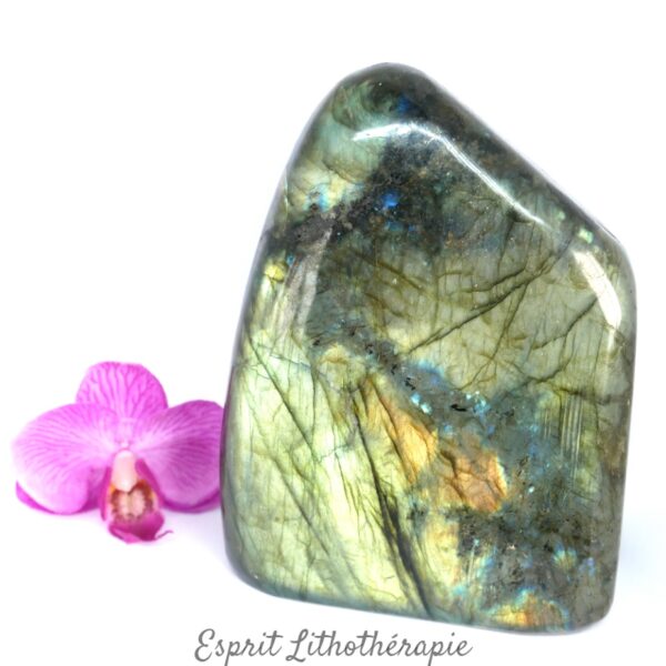 Photo contractuelle Bloc poli Labradorite en pierre naturelle