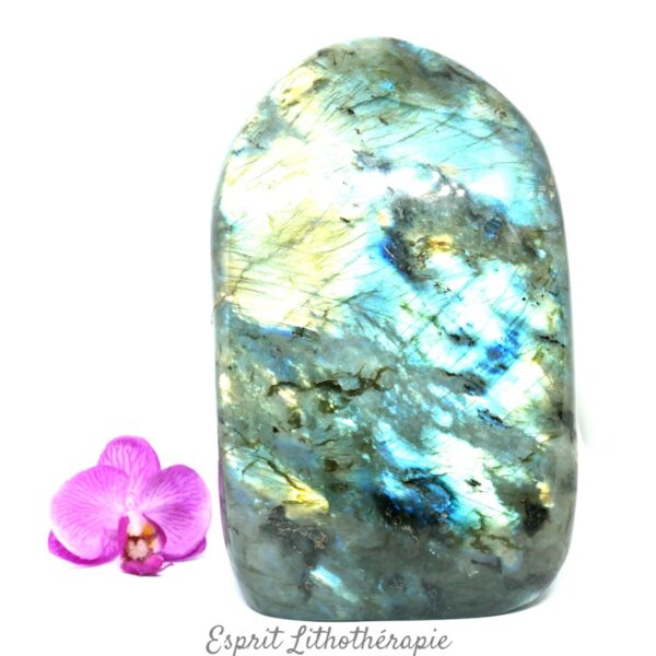 Photo contractuelle Bloc poli Labradorite en pierre naturelle