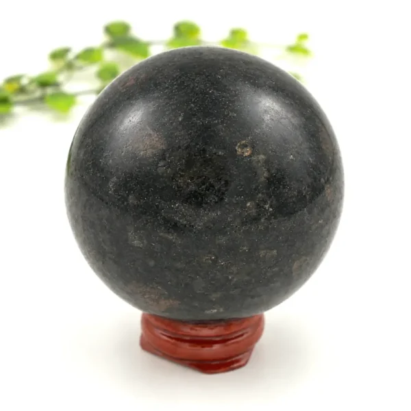 Sphère en tourmaline noire naturelle de Madagascar