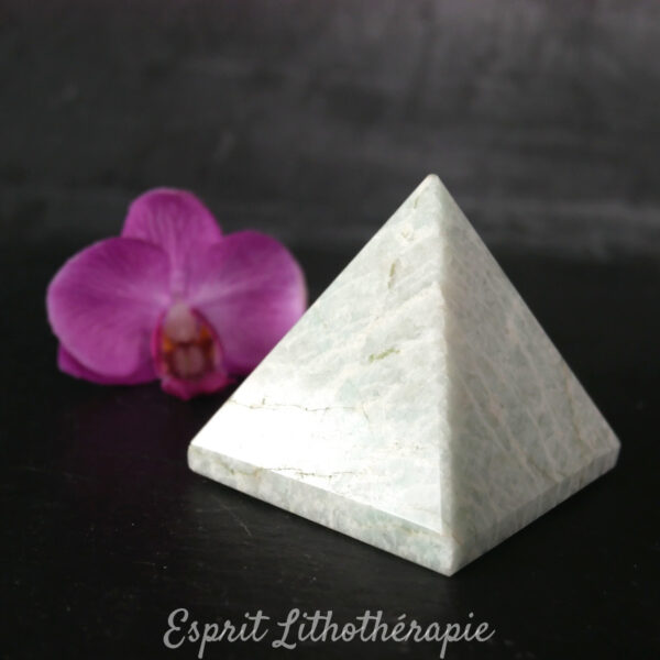 Photo contractuelle Pyramide Amazonite en pierre naturelle