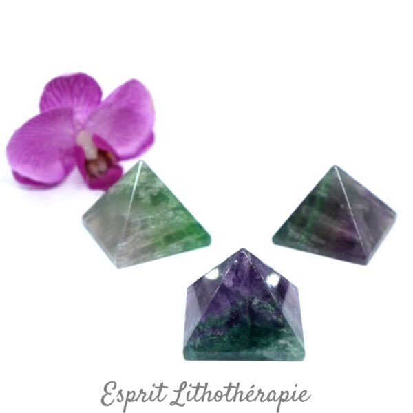 Photo contractuelle Pyramide Fluorite en pierre naturelle