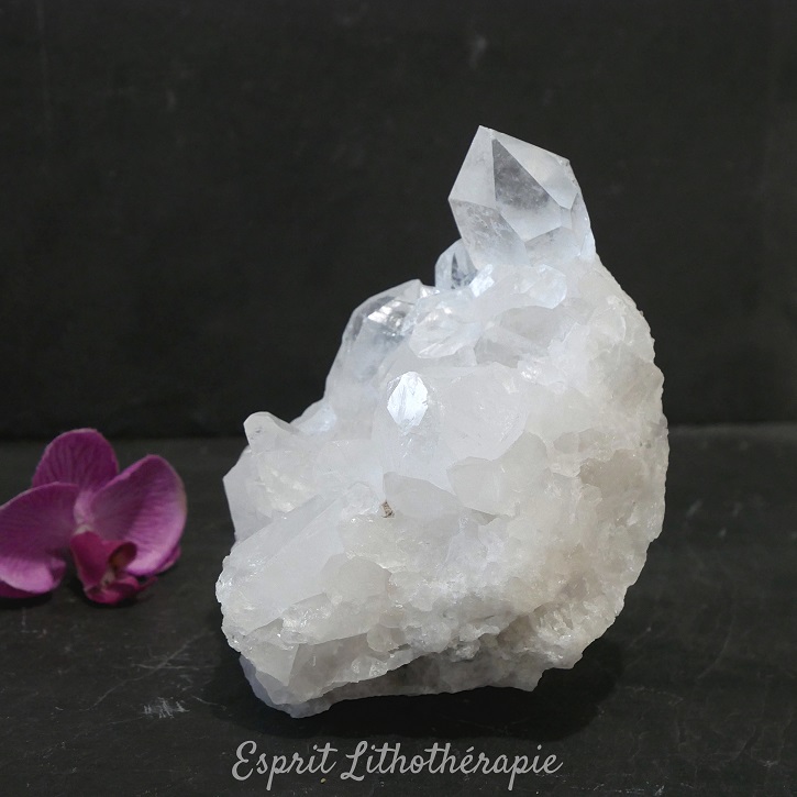 Photo contractuelle Amas Cristal de roche en pierre naturelle