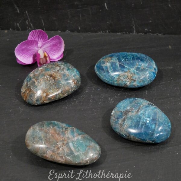 Photo contractuelle Galet – Apatite en pierre naturelle