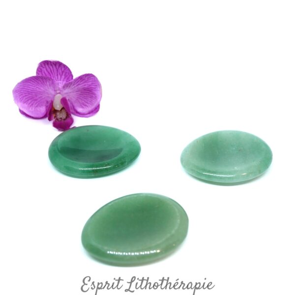 Photo contractuelle Galet anti-stress Aventurine verte en pierre naturelle