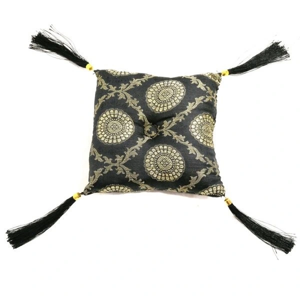 Coussin en soie artisanal noir pour bol chantant – Fabrication tibétaine