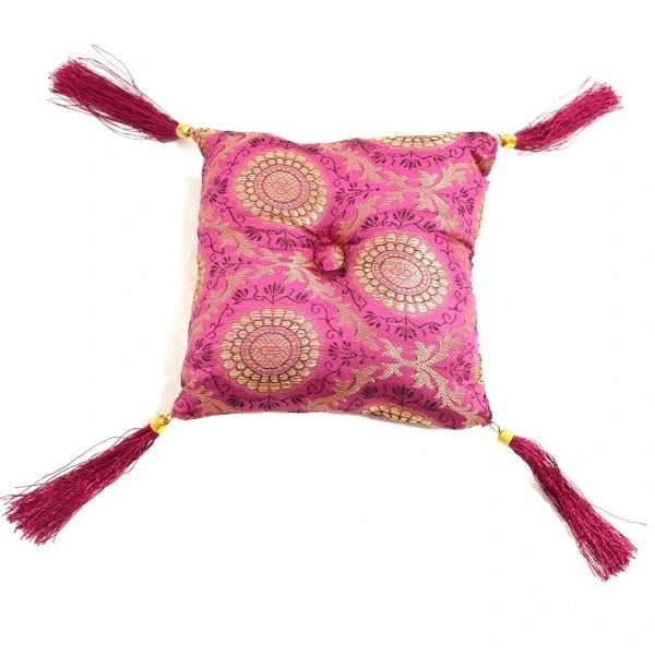Coussin en soie artisanal rose pour bol chantant – Fabrication tibétaine