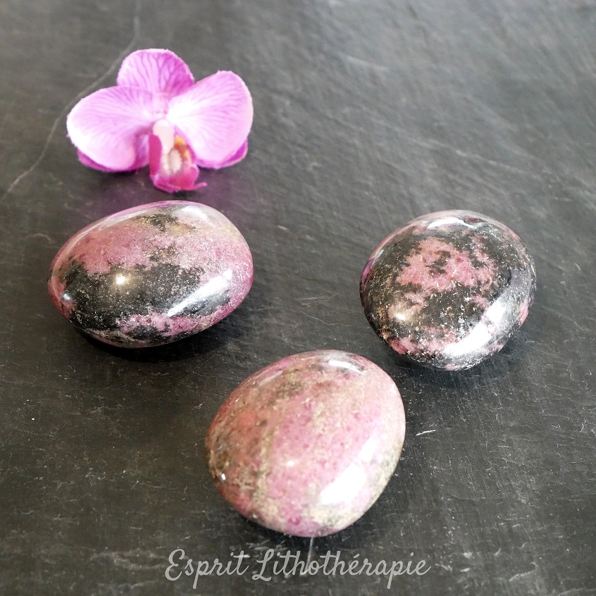 Photo contractuelle Galet Rhodonite en pierre naturelle