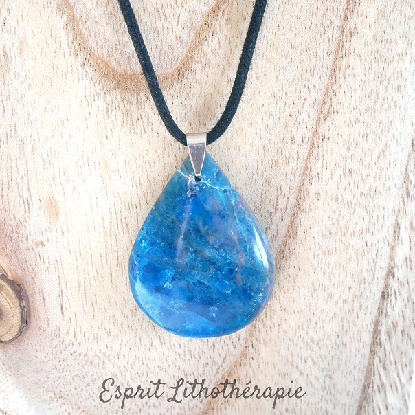Photo Pendentif Apatite bleue en pierre naturelle