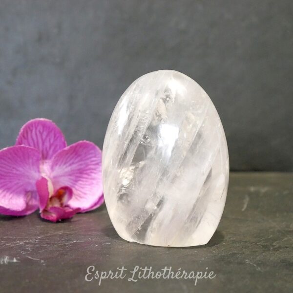 Photo contractuelle Bloc poli Cristal de roche en pierre naturelle
