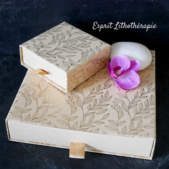 Ecrin prestige bijou en pierre naturelle, accessoire bijou, photos représentatives : chaque pierre naturelle peut présenter de légères variations de couleur, de forme et d’inclusions