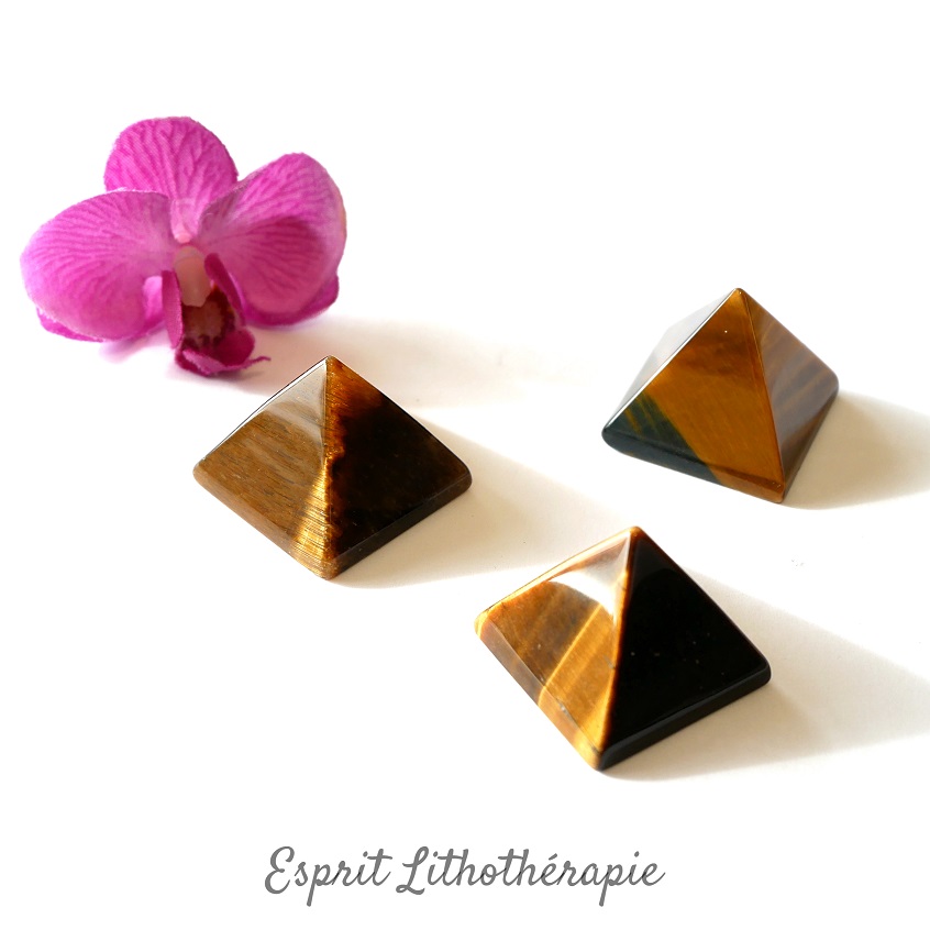 Photo contractuelle Pyramide Œil de tigre en pierre naturelle