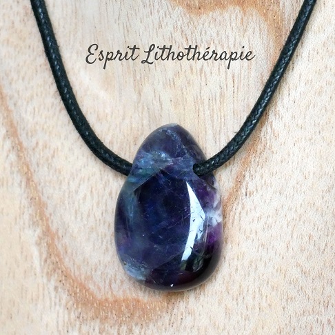 Photo Pendentif - Fluorite multicolore en pierre naturelle