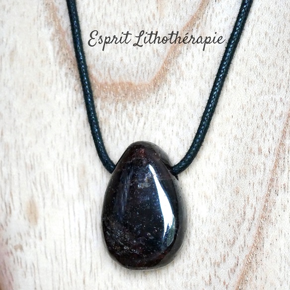 Photo Pendentif - Grenat en pierre naturelle