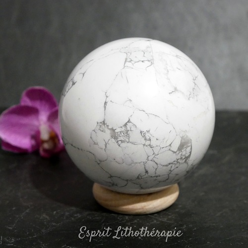 Photo contractuelle Sphère Howlite en pierre naturelle
