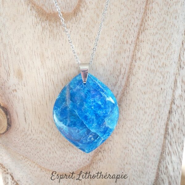 Photo Pendentif Apatite bleue en pierre naturelle