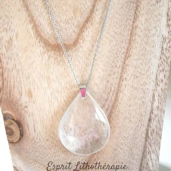 Photo Pendentif Cristal de roche en pierre naturelle