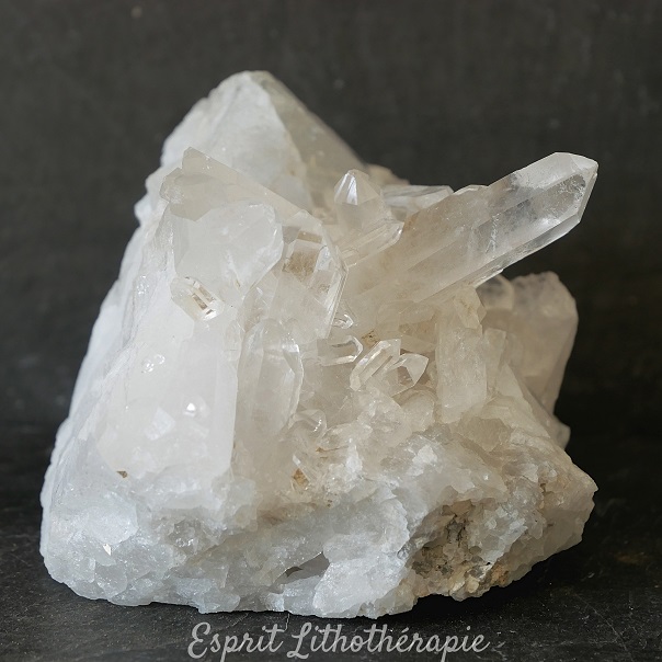 Photo contractuelle Amas Cristal de roche en pierre naturelle