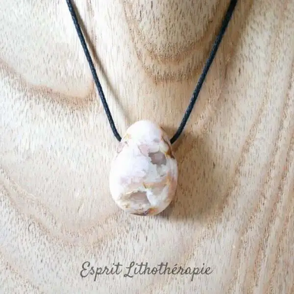 Photo Pendentif Agate fleur de cerisier en pierre naturelle