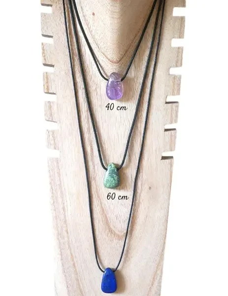 Pendentif en pierre naturelle avec cordon de 40, 60 ou 80 cm au choix