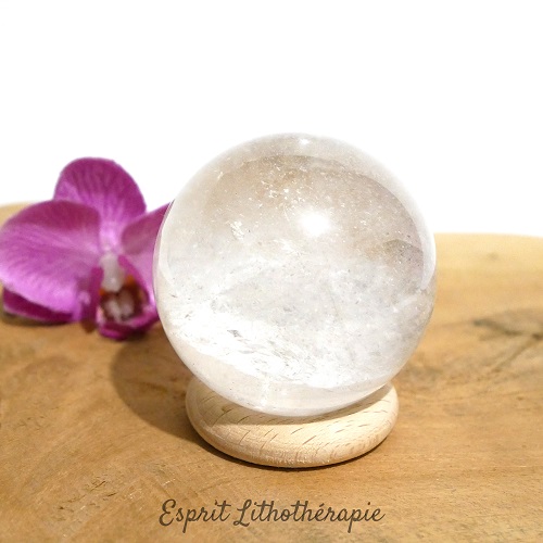 Photo contractuelle Sphère Cristal de roche en pierre naturelle