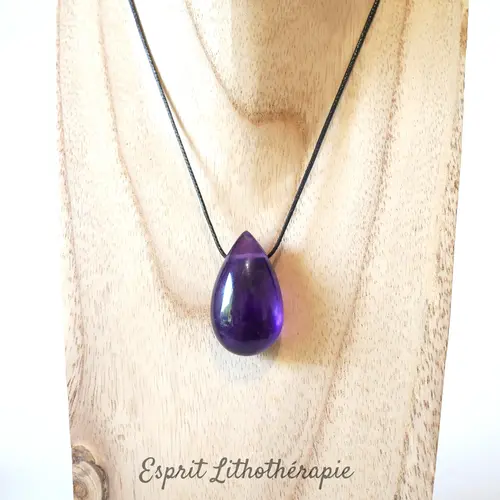 Pendentif en améthyste naturelle poli en forme de goutte – bijou lithothérapie