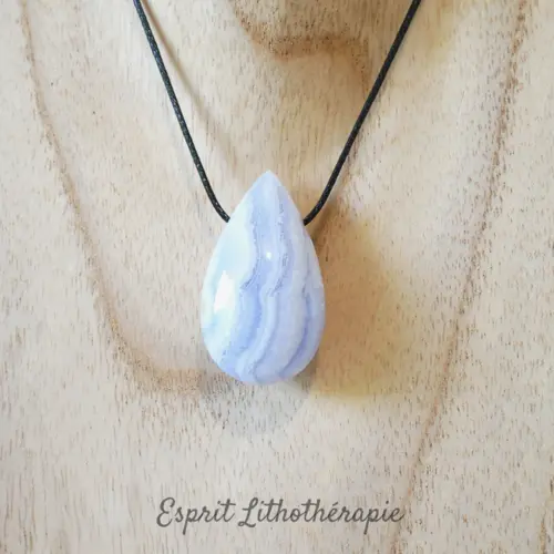 Photo Pendentif Calcédoine bleue en pierre naturelle