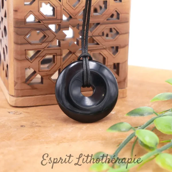 Photo Pendentif Donut Tourmaline noire en pierre naturelle